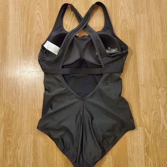 Nike Essential Crossback One-Piece Swimsuit - NEW - Picture 5 of 13